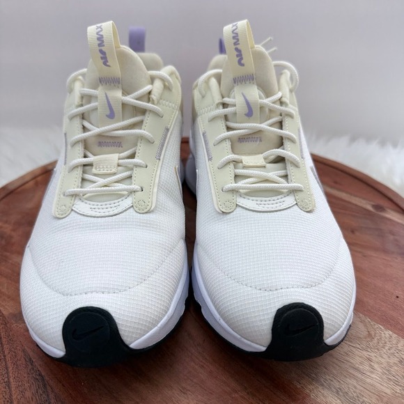 Nike Air Max INTRLK Sail  Lavender NEW Women's Casual Athletic Shoes Size 10.5 - Picture 2 of 8